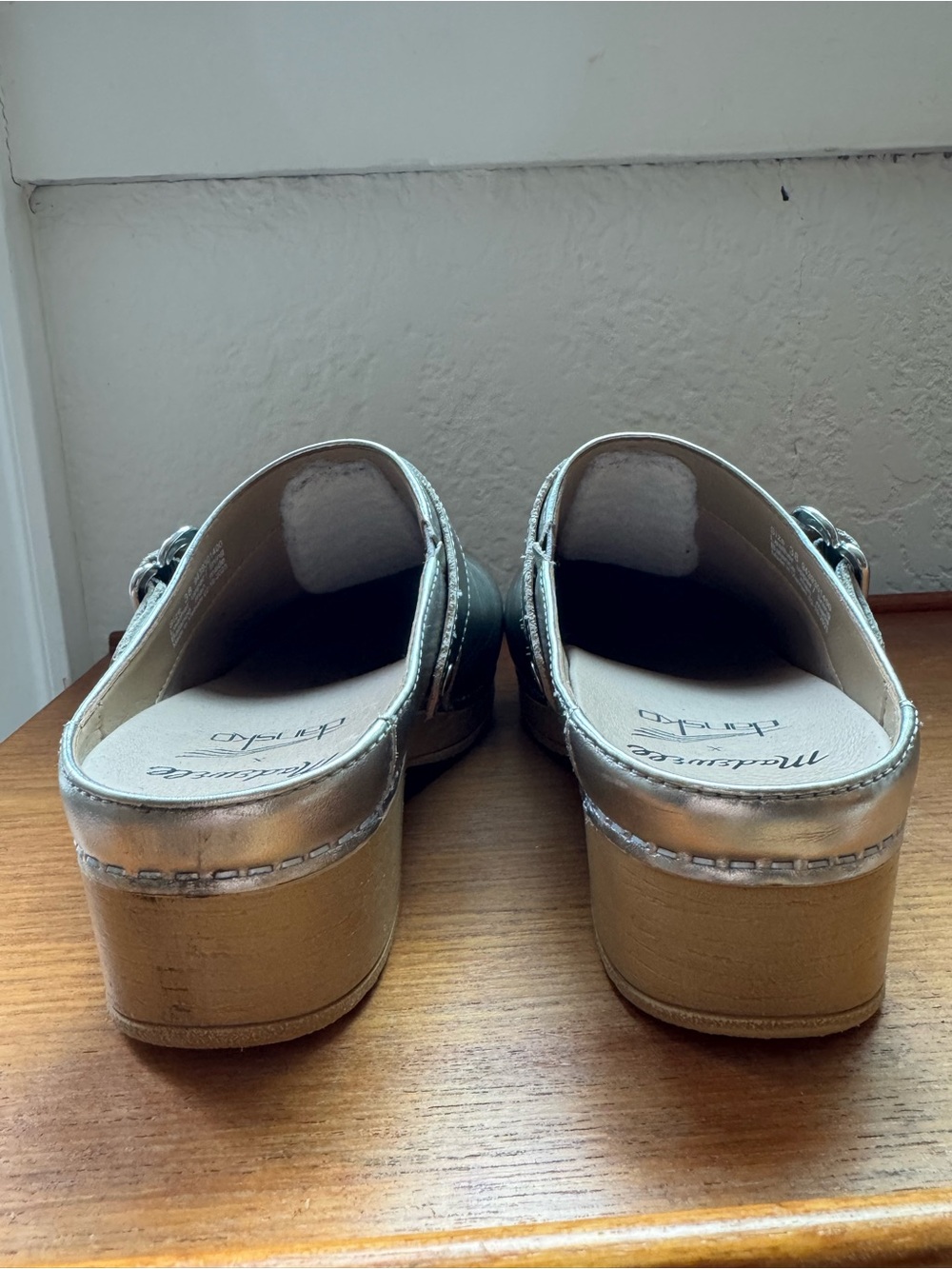 Madewell x Dansko Metallic Leather Clog - sold as gold but appears more silver - Picture 12 of 12